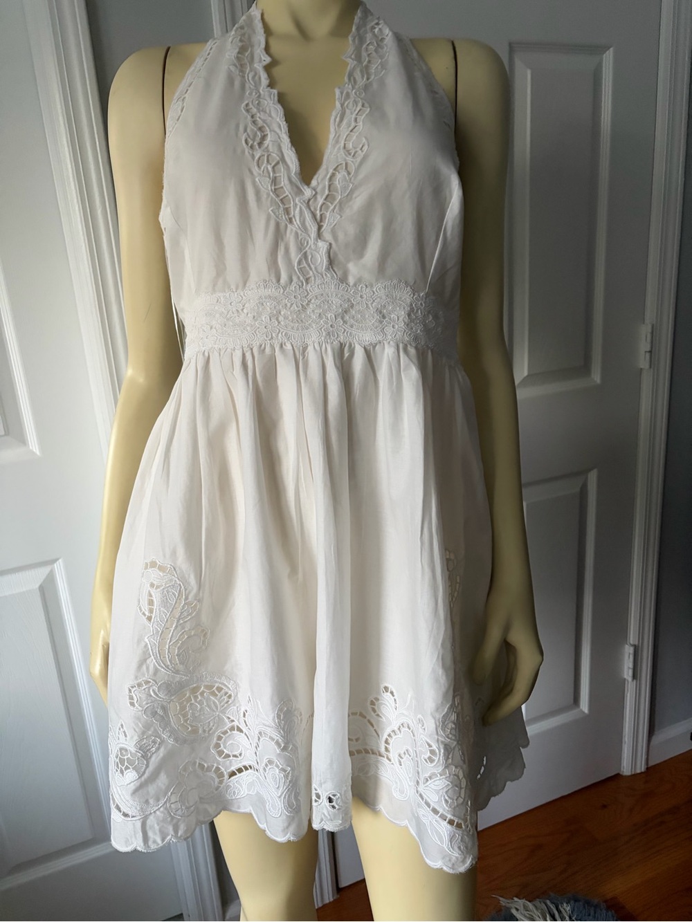 Zara White Halter Sundress with Lace Waist/ size medium/ zipper on the side